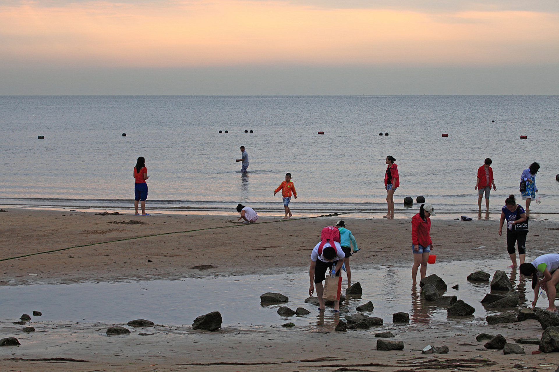 动态连更挑战# 龙凤头海滨浴场,位于中国东南沿海的一处迷人之地,以