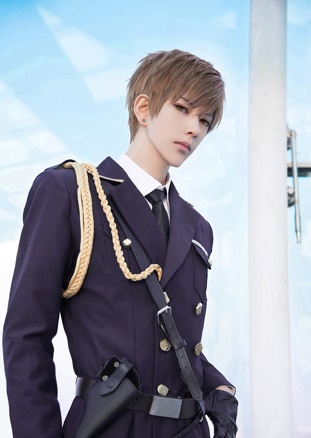 熊祁这个颜值虽然谈不上倾国倾城,但是熊祁又不是软妹,反而是假小子