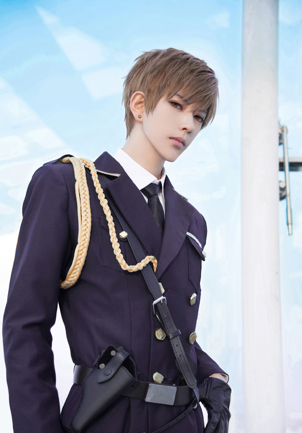 熊祁穿西装打领带,网友:这是我见过穿西装最帅的女孩!