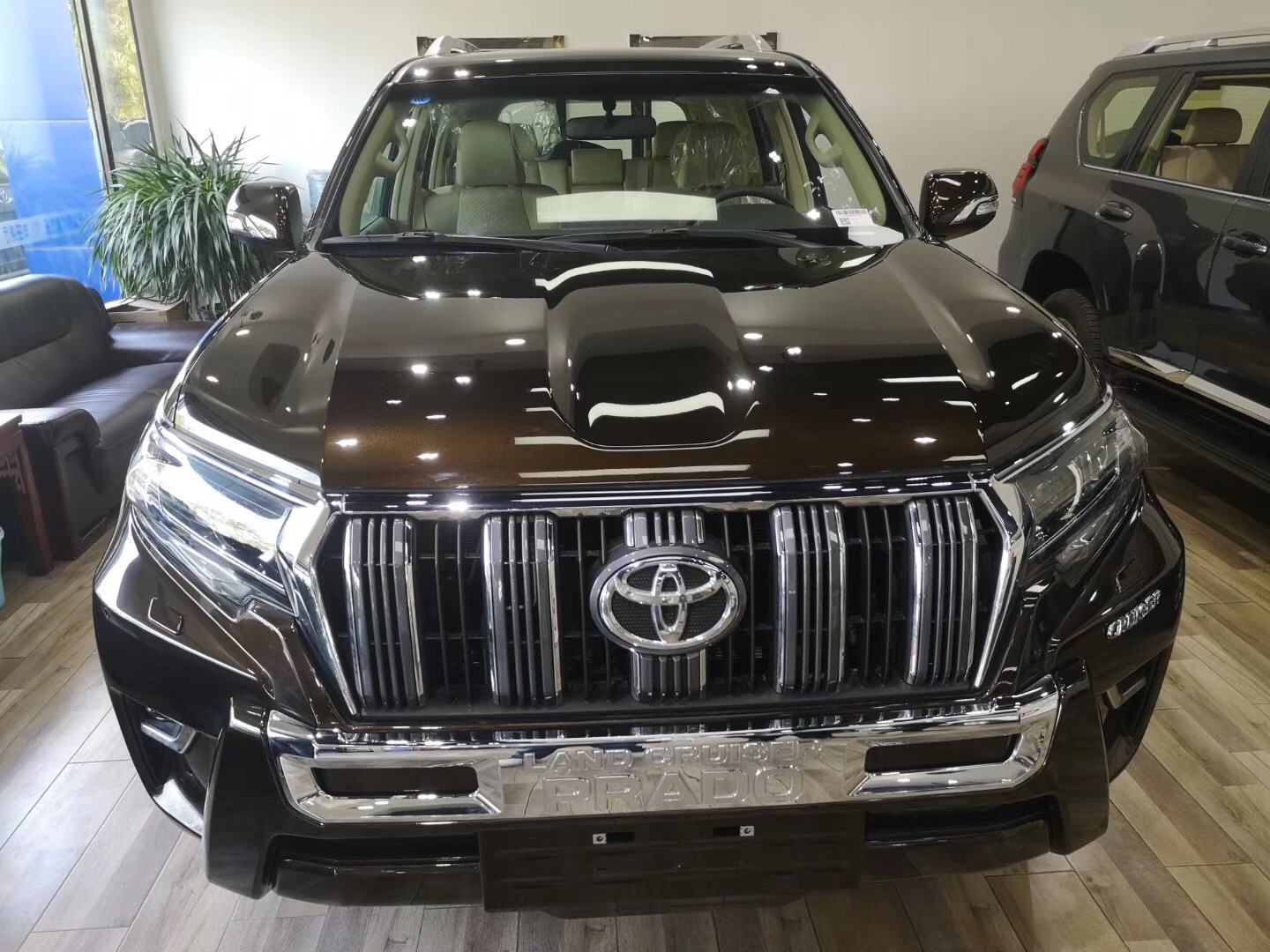 丰田全新陆地巡洋舰霸道,前排座椅 转载自百家号作者:摄影靓图