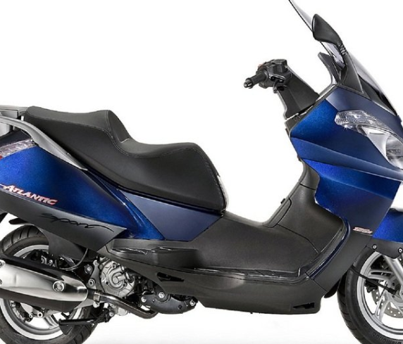 阿普利亚旗下首款大绵羊,实际排量278cc,最大马力可达22.4匹!