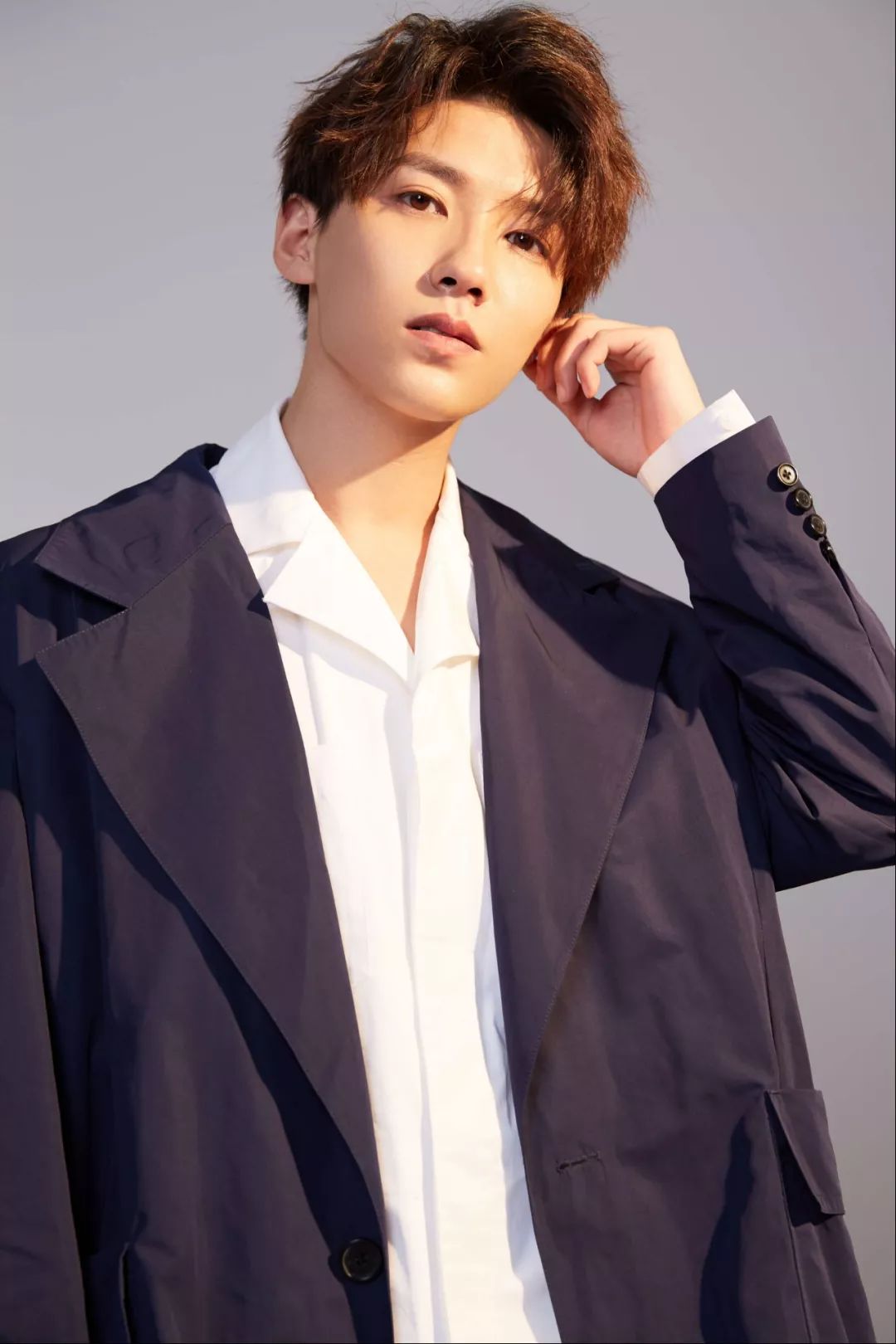 贾征宇:先把目前的正在做的拍好,以后的话还是要具体看剧本看角色吧