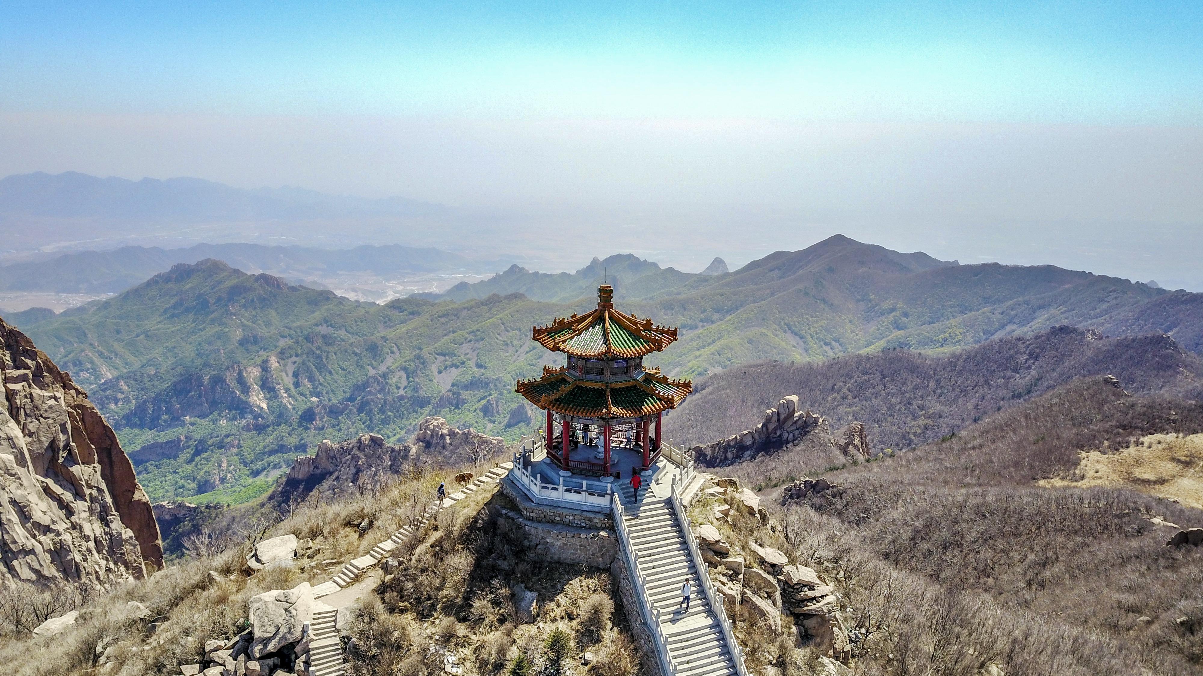 被誉为"群山之祖"的祖山,山明水秀且风景优美,特色景点众多
