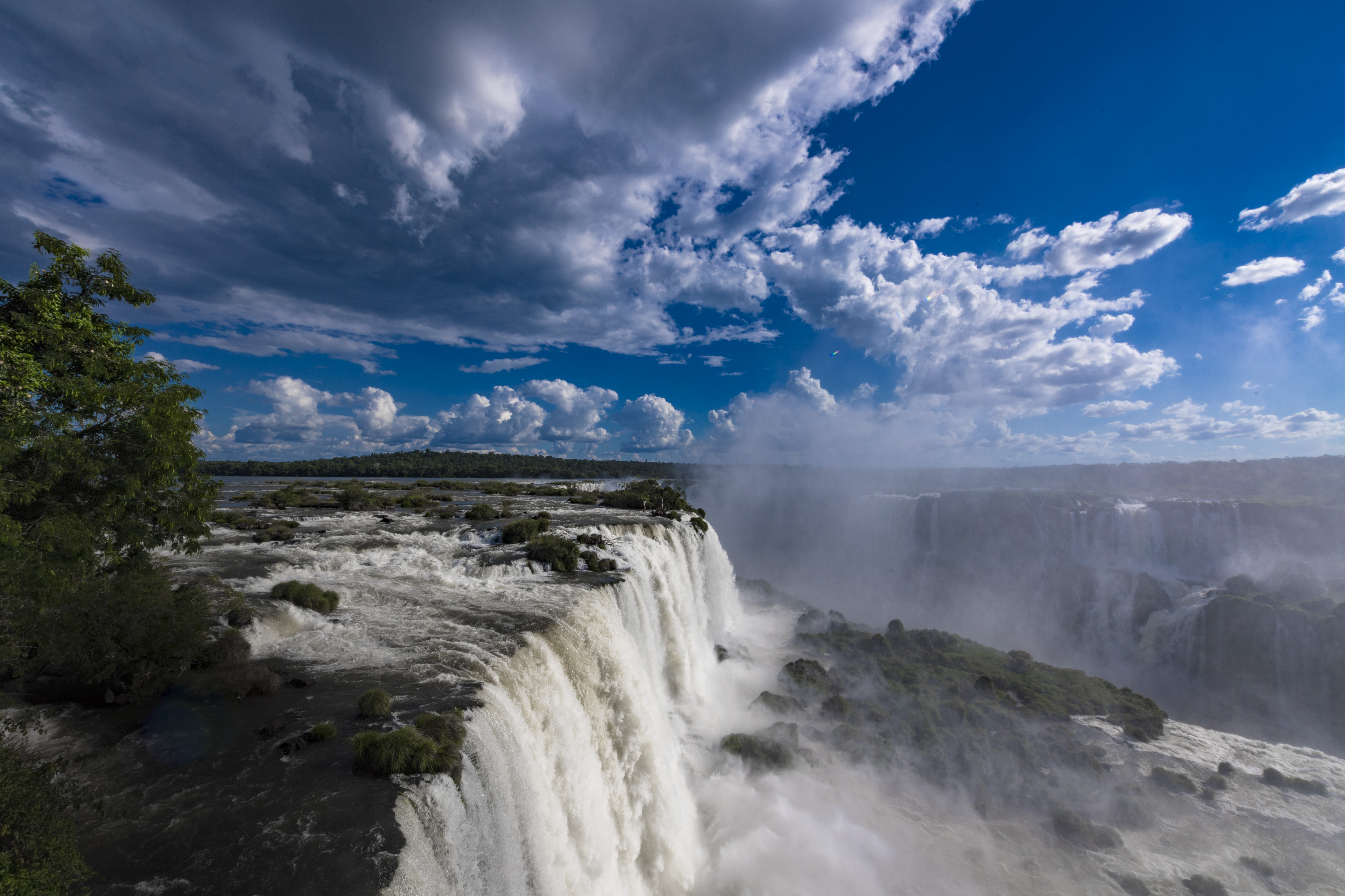 旅游图集:一起去看巴西伊瓜苏瀑布