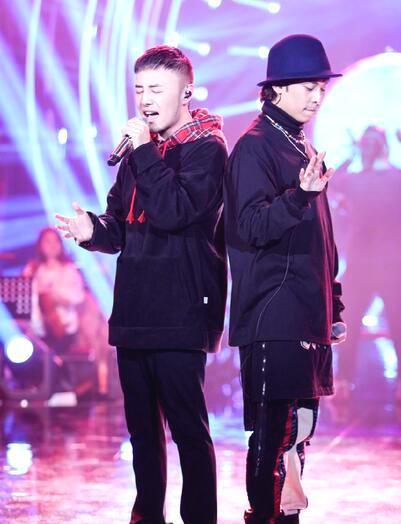 刘欢仅3字评价刘宇宁唱功,但听完anu组合后,谁注意刘欢反应了?