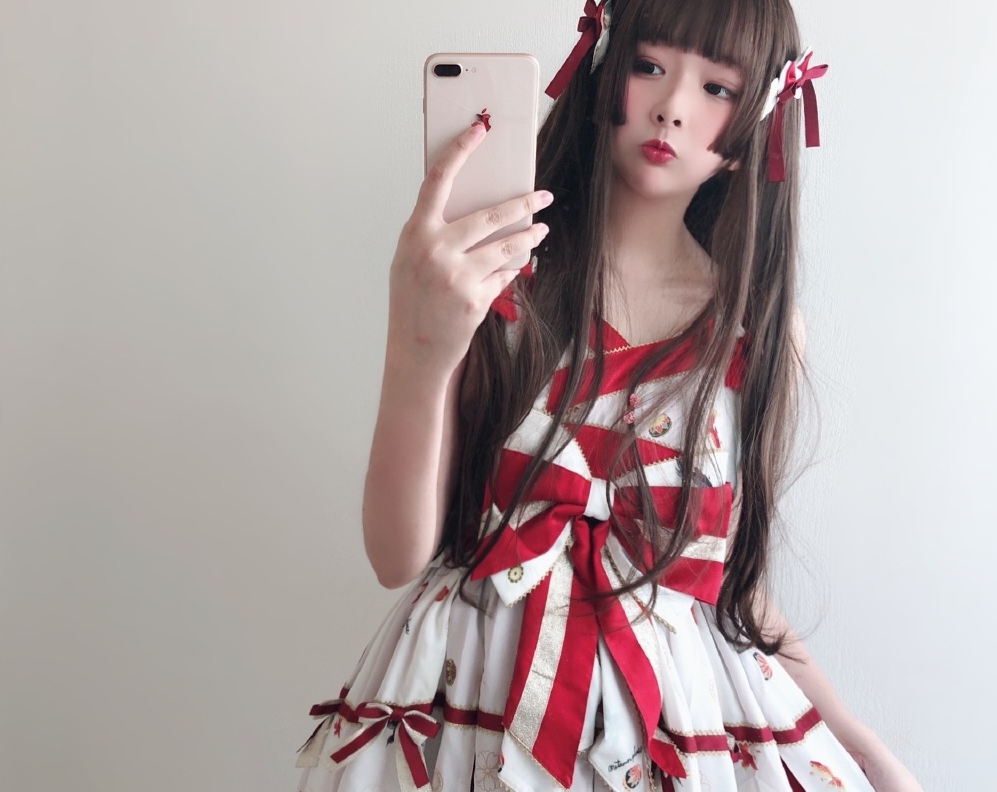 本以为女装大佬ruiiia的洛丽塔装够美了,看到她后刷新了我的认知