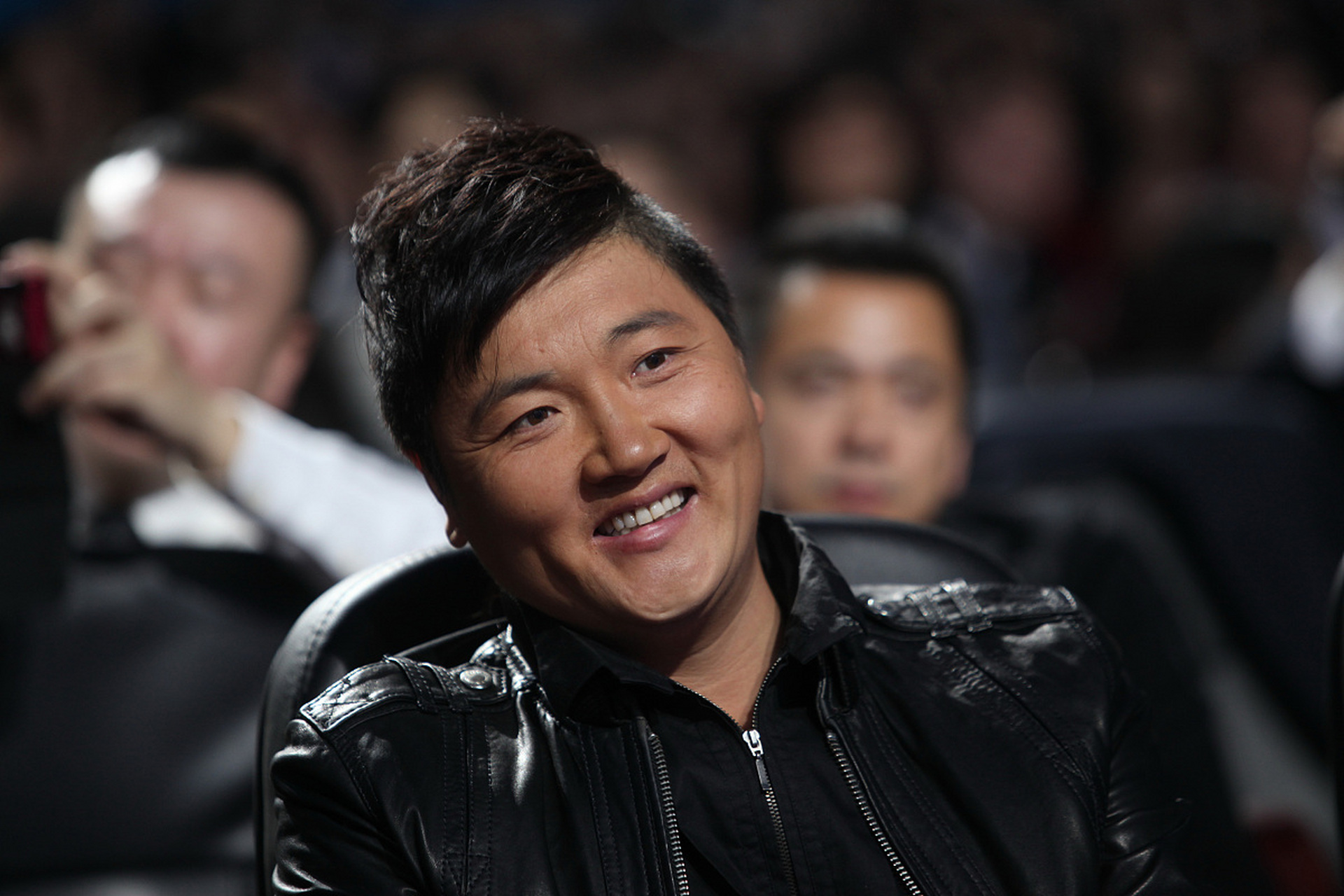 1999年,成名后的孙楠抛弃了同居10年的女友辛欣,转身娶了神交已久的