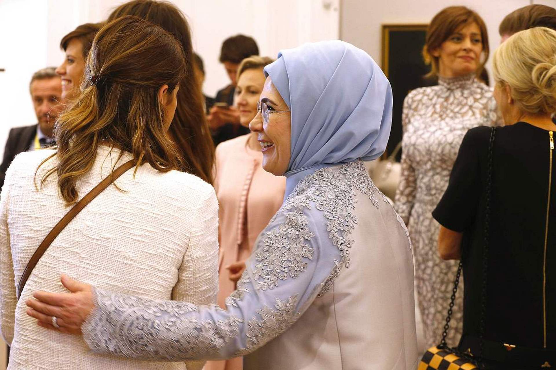 被叙利亚第一夫人圈粉 叙利亚总统夫妇在抵达北京,总统夫人阿斯玛的