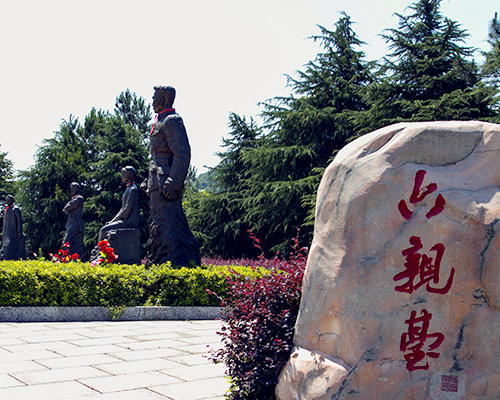 韶山烈士陵园—六亲台,瞻仰开国领袖的铜像!