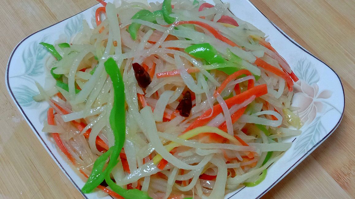 清炒土豆丝的家常做法,清脆爽口解油腻,做法很简单