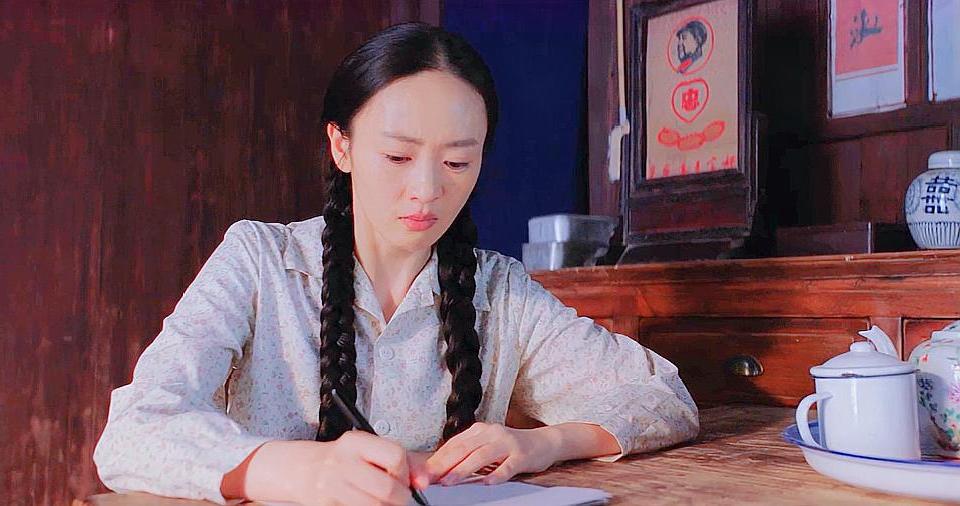 童瑶《大江大河》一组精美剧照,演技在线,太惊艳了!