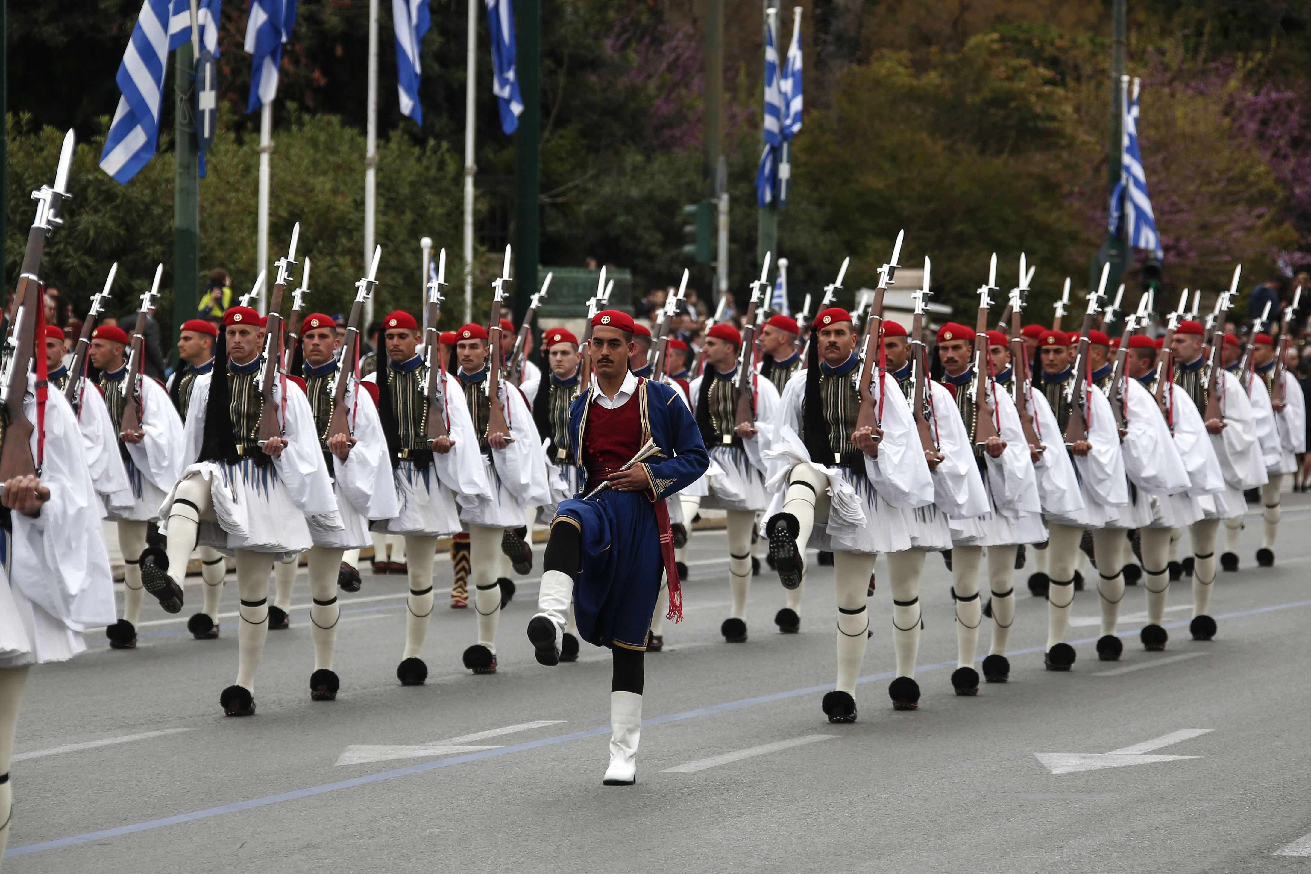 希腊举行独立日阅兵游行(3)