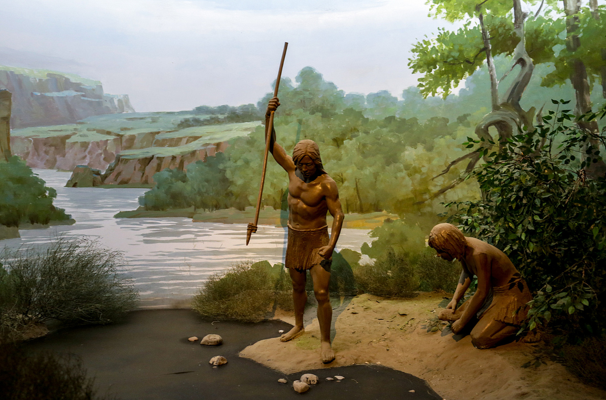 人类祖先差点儿灭绝  在过去的100万年里,现代人类(晚期智人)的演化