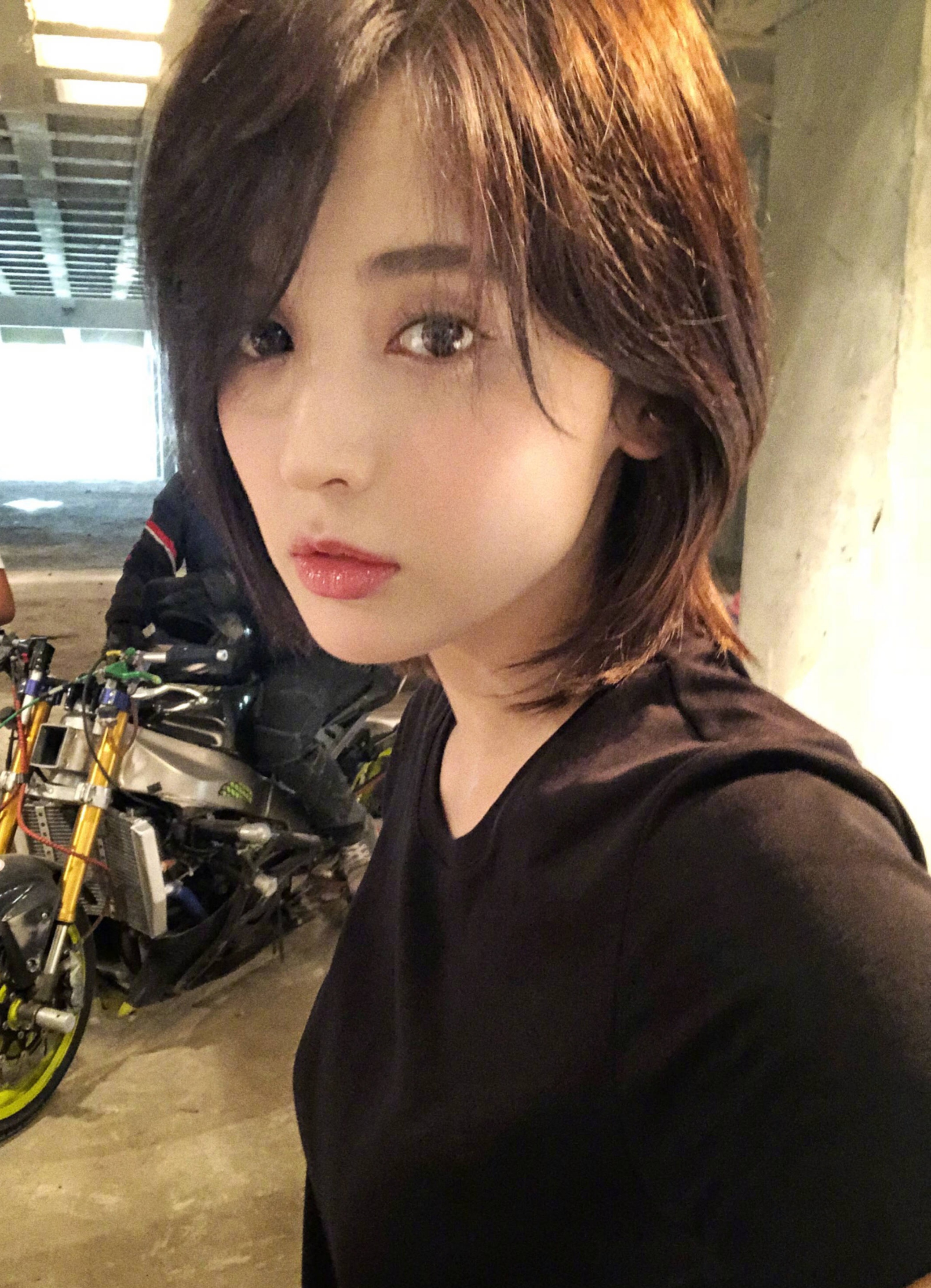 古力娜扎晒自拍照,娇羞模样惹人爱,确认过眼神是小仙女本人啦