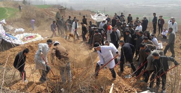 农民注意:18年起这几个地区禁止土葬,火葬全面免费