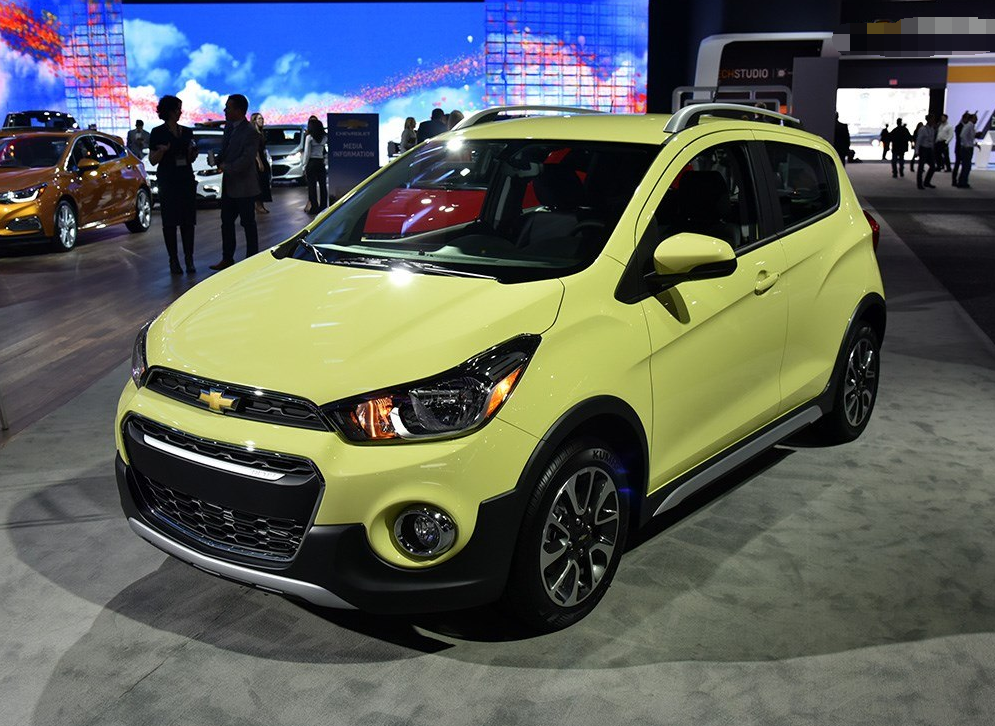 空间总体感觉一般吧,前排位置空间是还是比较大的,对