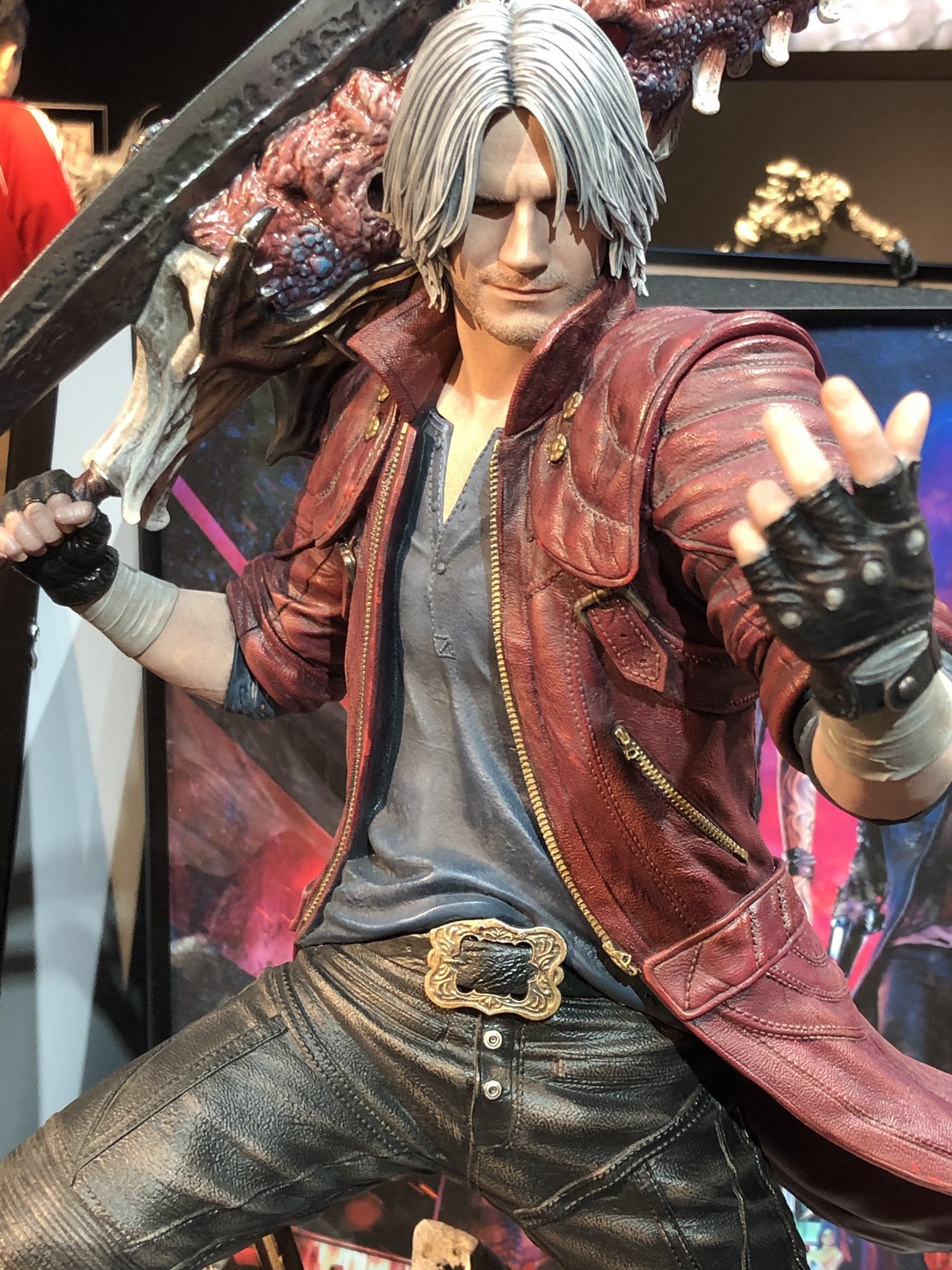 《鬼泣5》但丁和尼禄雕像欣赏 摆在家里可以辟邪