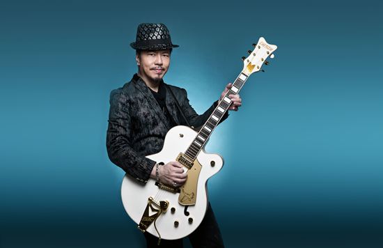 高估了自己的人气,去鸟巢开演唱会,结果亏到老婆卖房填亏损!