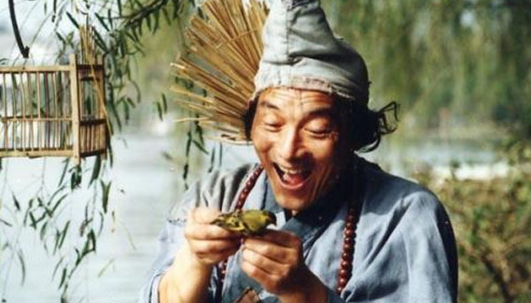 靠一个角色经典一生,86岁做网红坐拥百万粉丝,只需7字唤醒童年