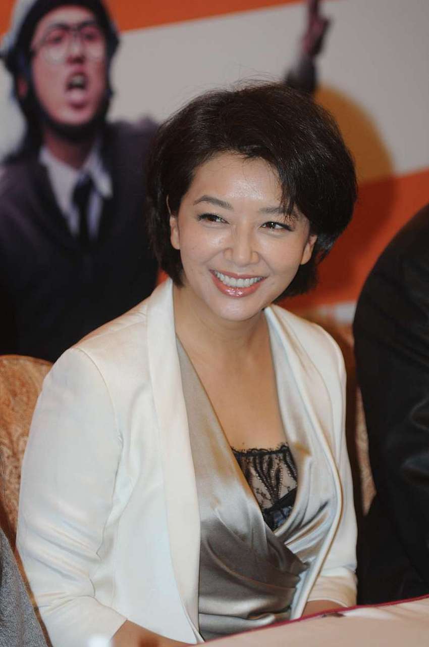 江珊表示,她很适应并且快乐地生活在美国,但她并没有在那里赚到钱