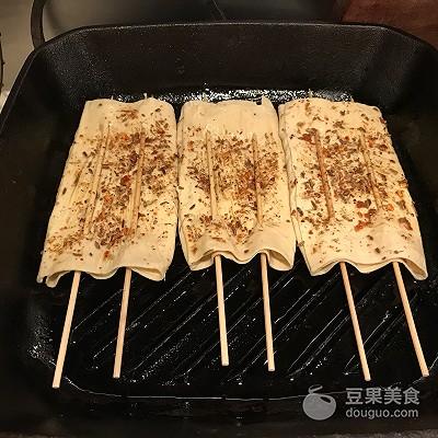 烤蒜香豆皮图片