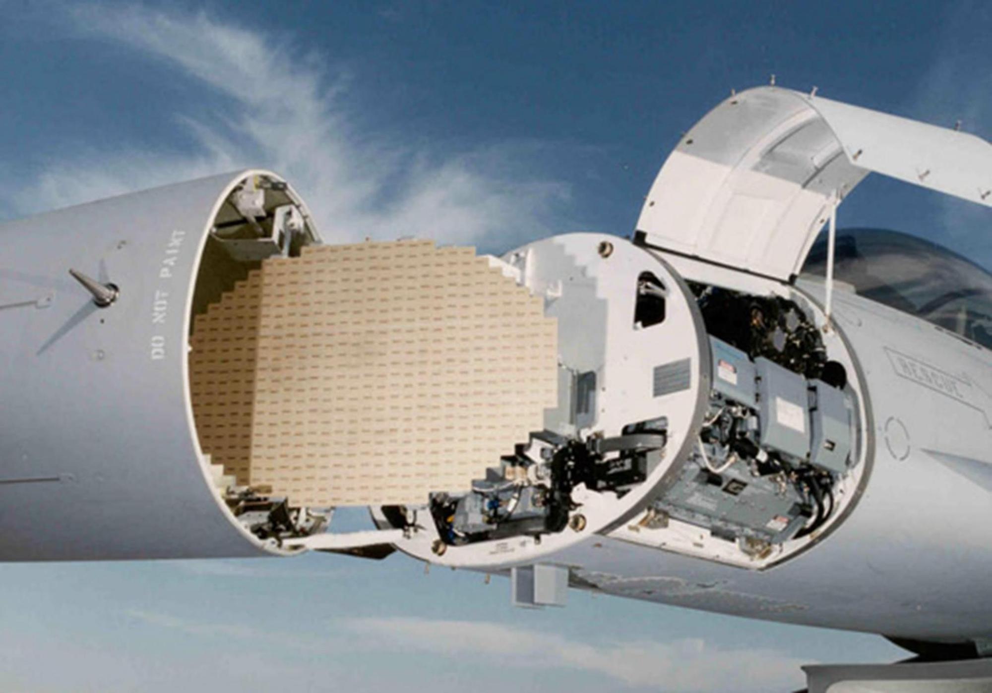 再过来就照你!火控雷达可精确锁定目标位置,战机被照射后会怎样