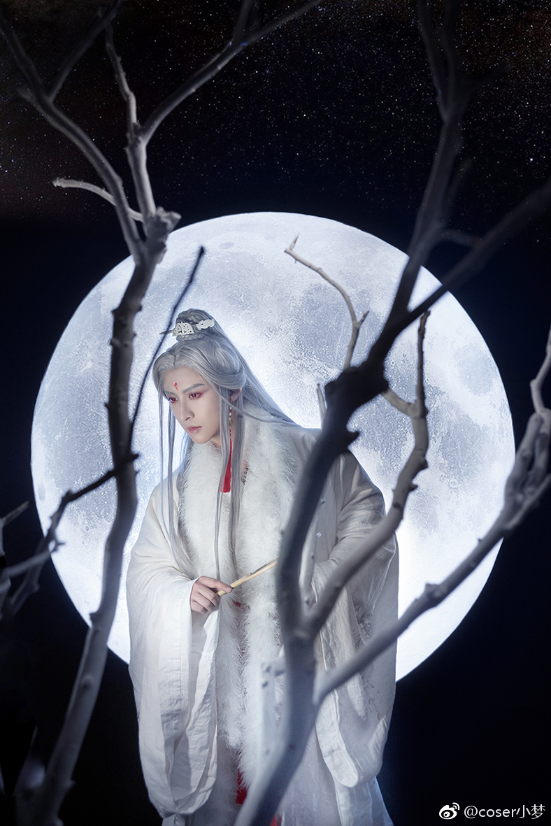coser小梦扮演的玉兔精