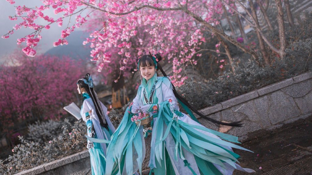 剑网3cos:驰冥琴娘和驰冥琴萝,姐妹既视感,好温馨