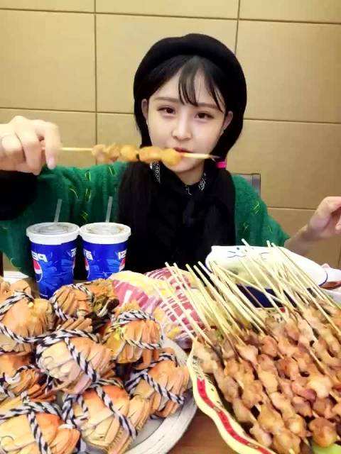 猫妹妹割小肠是真的吗,大胃王为什么那么能吃呢