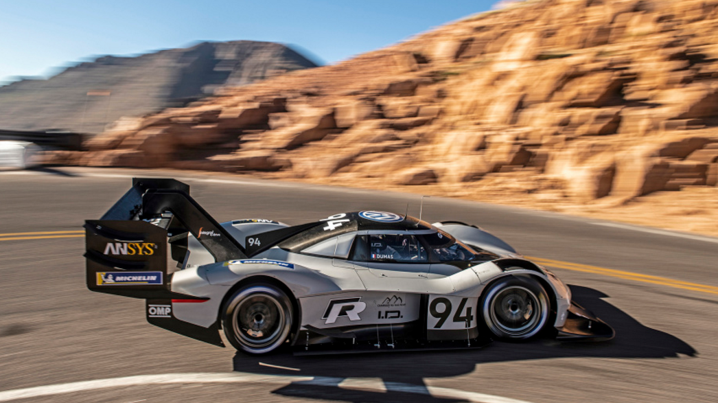 大众汽车id r pikes peak:电动赛车的极限,登上世界著名派克峰