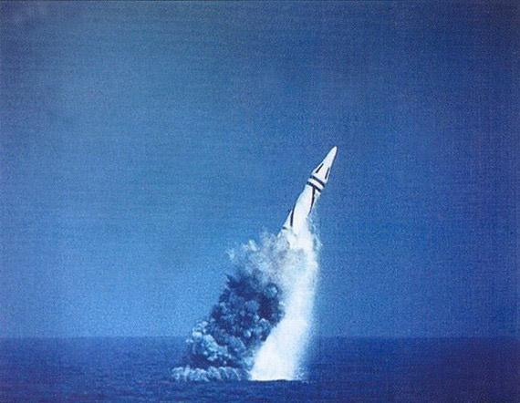 潜艇是怎么在水下发射弹道导弹的