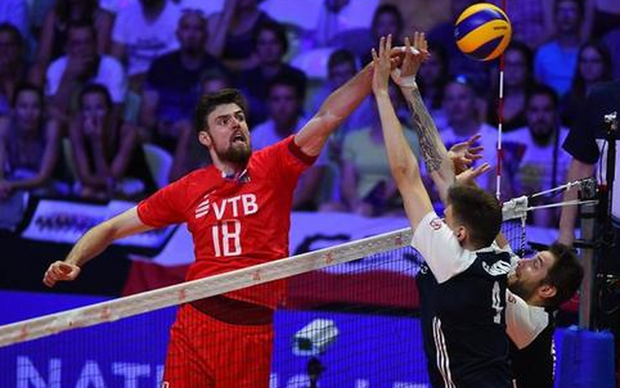 万物皆可云# 俄罗斯男排名将克柳卡在社交媒体的云直播中透露,下燃揪