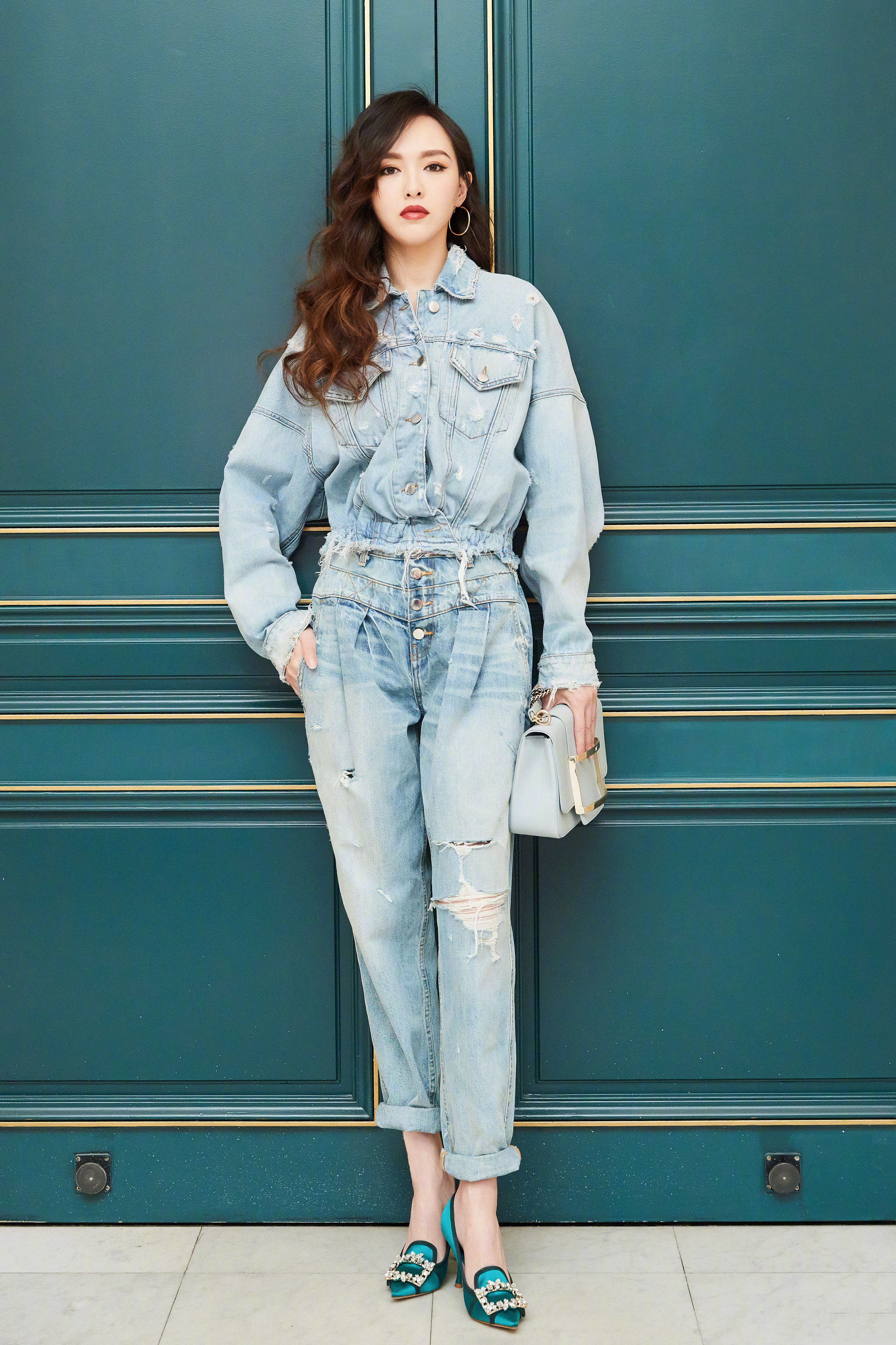 唐嫣傅菁孟美岐袁姗姗演绎19年最新时尚,同穿牛仔装美得各不相同