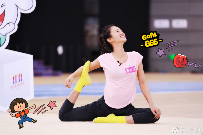 还记得"糖宝"吗?她参加艺术体操比赛了,比nba主播美娜更美