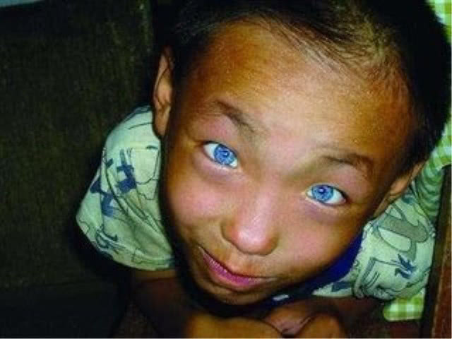 四个拥有超能力的小孩,一个科学无法解释,一个长了"猫眼"!