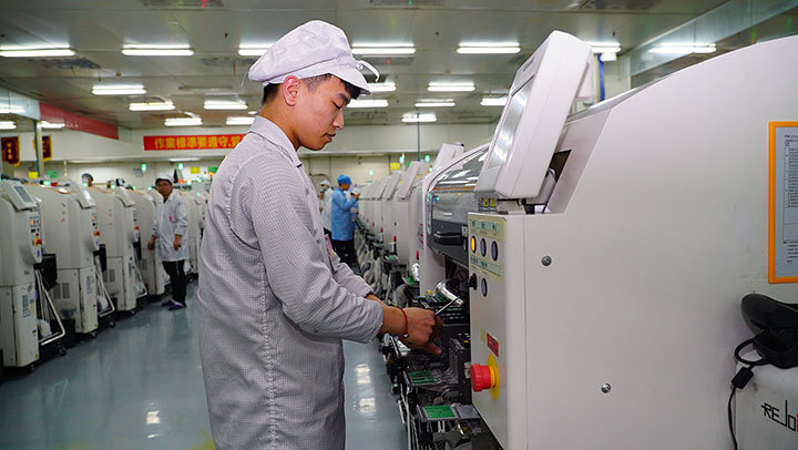 探访小米9制造工厂 供货问题解决产能全力爬坡