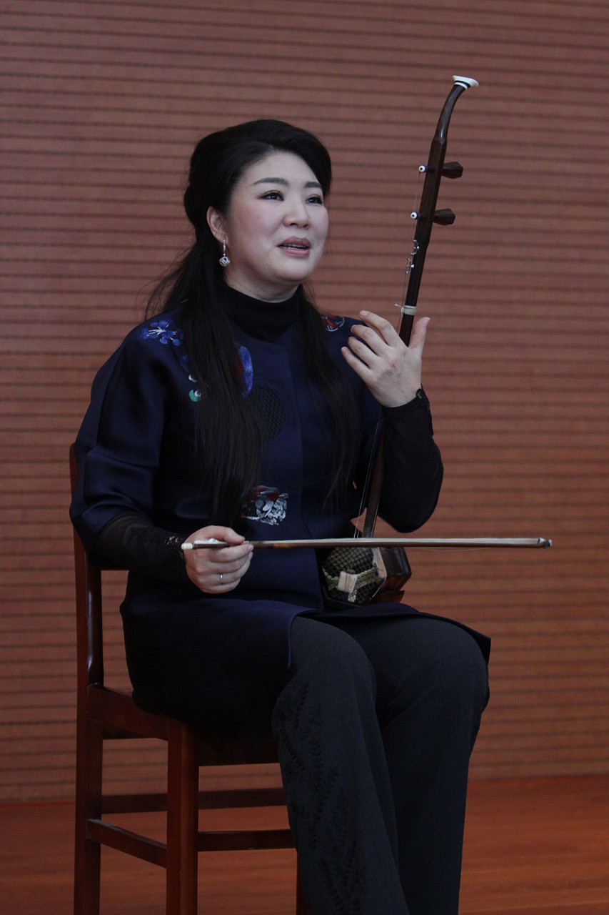 新春年货不打烊# 宋飞,著名二胡演奏家和教育家,重视基本功,音乐感