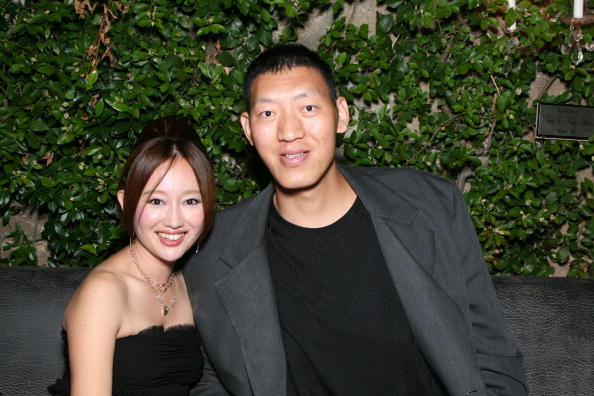 孙明明现状:娶1.9米女巨人赛过姚明夫妇,如今打野球一场5万