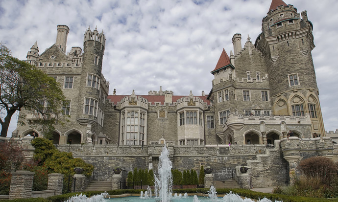 卡萨罗马城堡建于1911年,是加拿大最早的古堡!