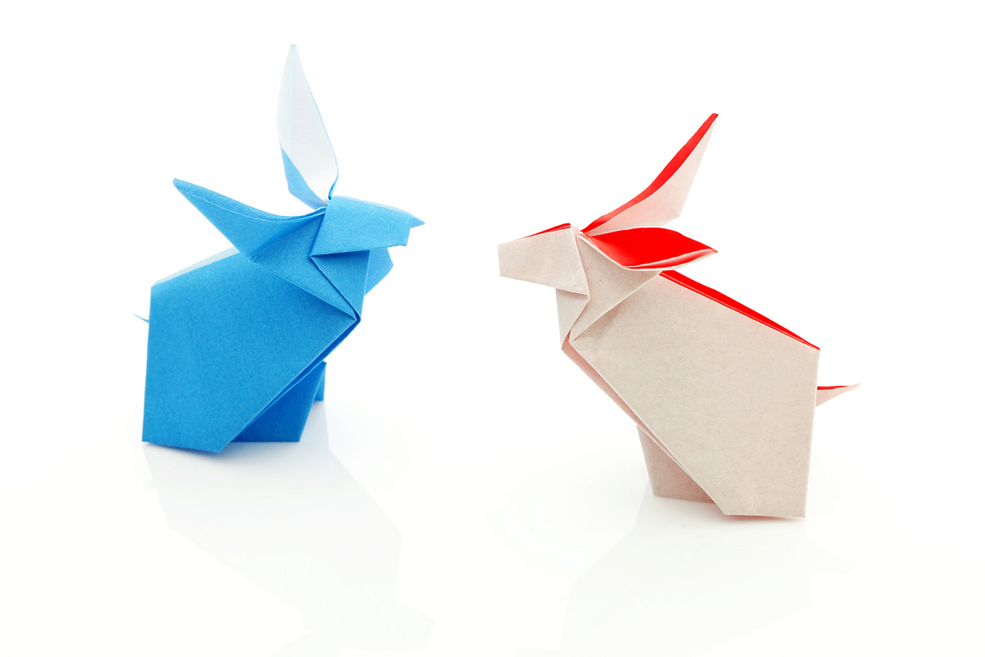 摘要:小兔折纸艺术作为古老的手工艺品,具有深厚的历史和文化内涵.