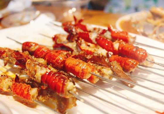 意外烤虾球,烧烤店老板日销售3万元