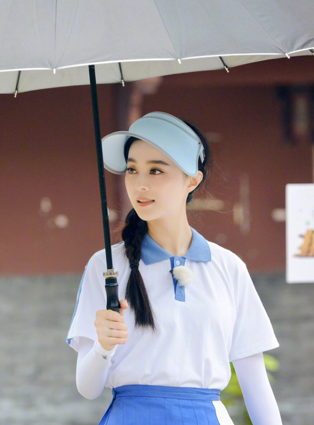 早期范冰冰素颜写真照曝光,依然散发出众的气质,美的让人惊艳!