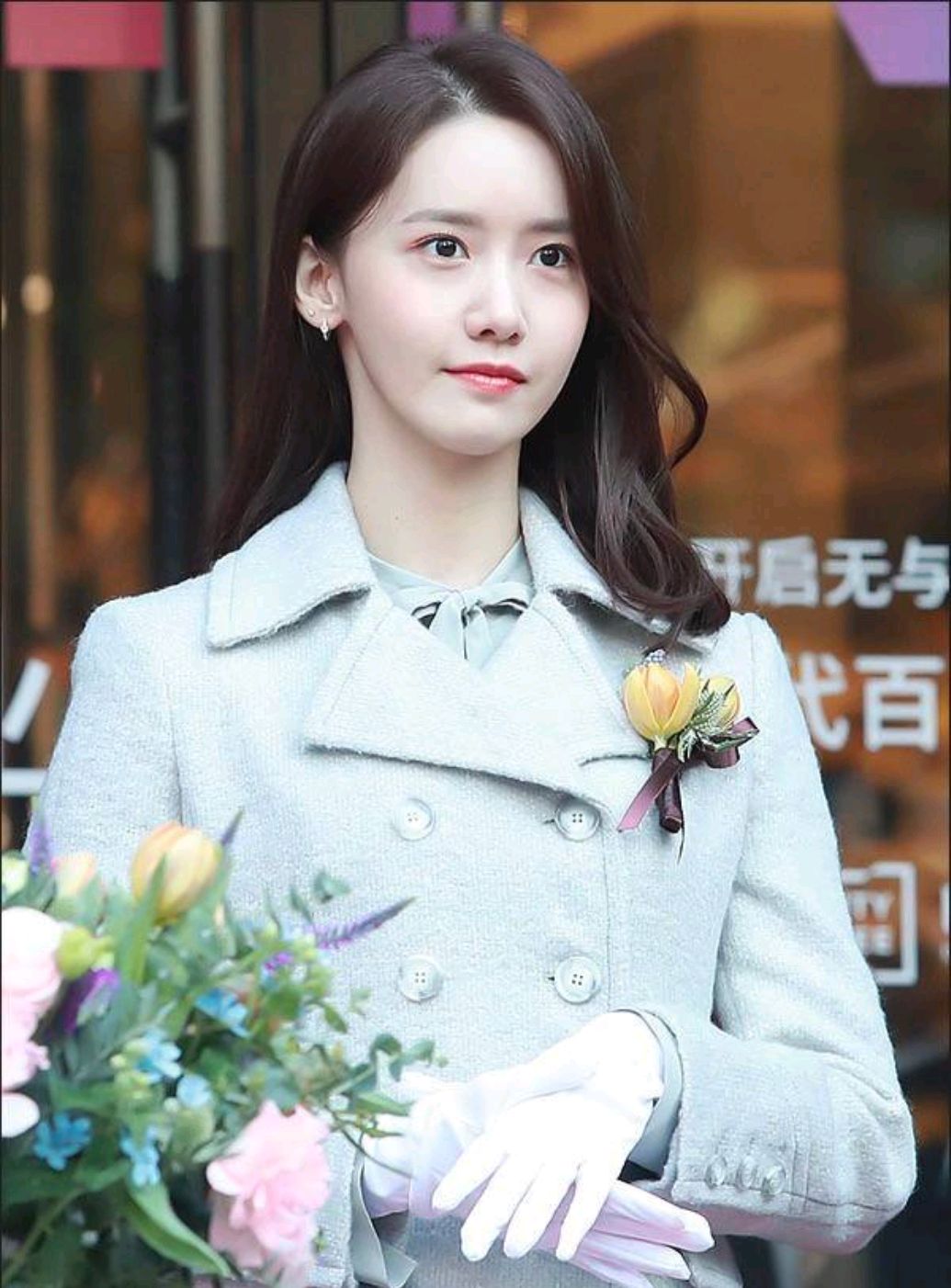 林允儿这个造型超温柔,鳄鱼笑太可爱了,网友 美貌还是服允儿