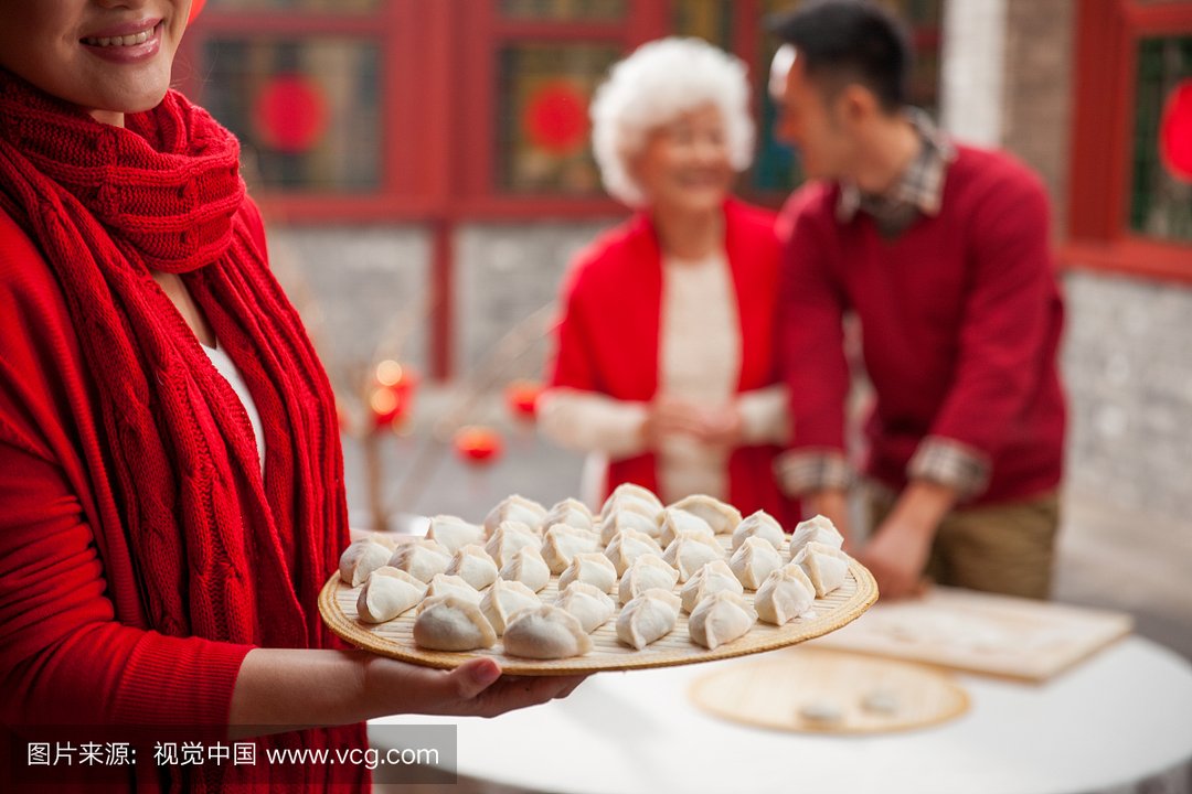 冬至吃饺子,过年吃饺子,元旦还要吃饺子.