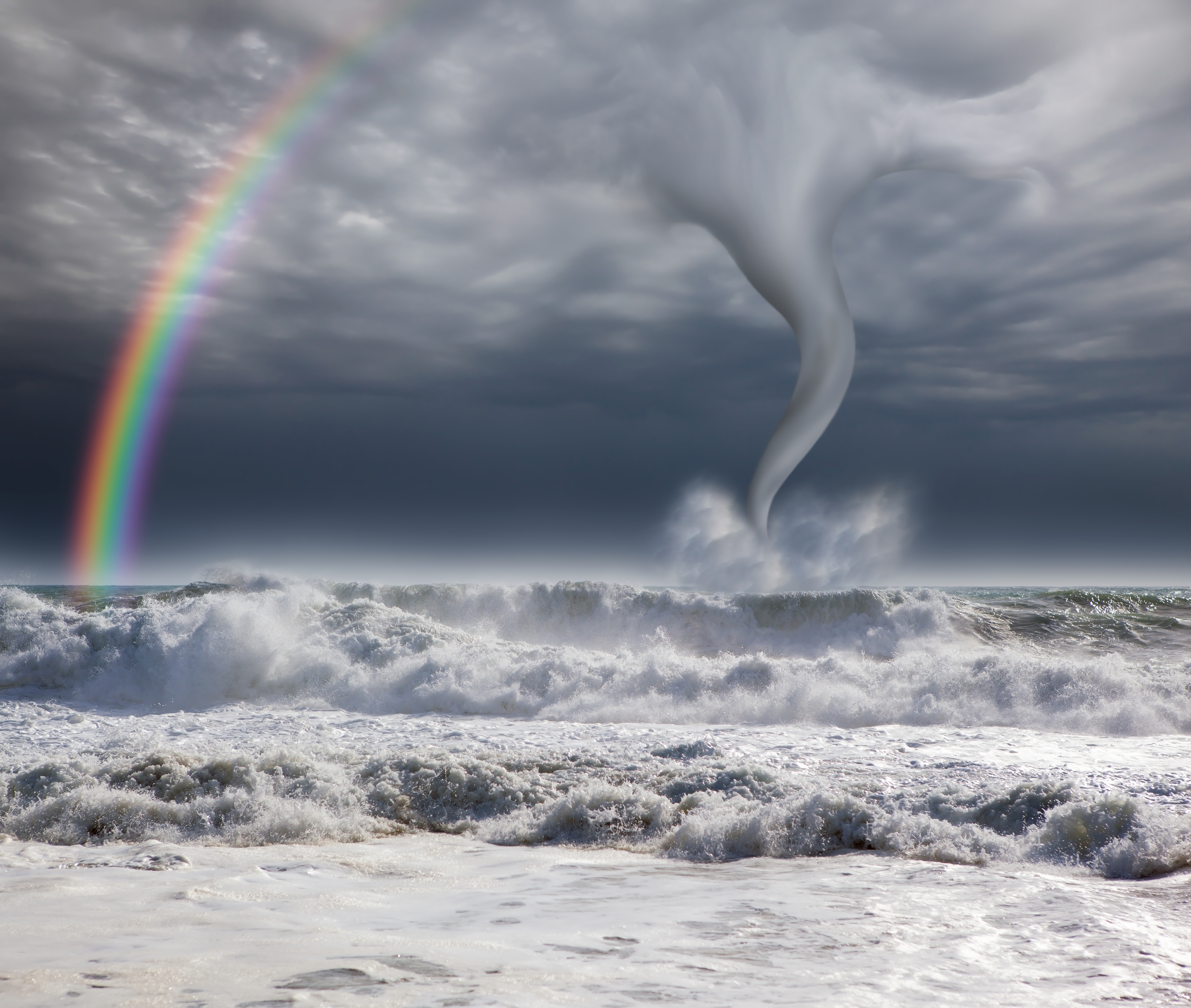 迷人的龙卷风:龙卷风在空中飞舞,不也是一样的美丽,一样的动人