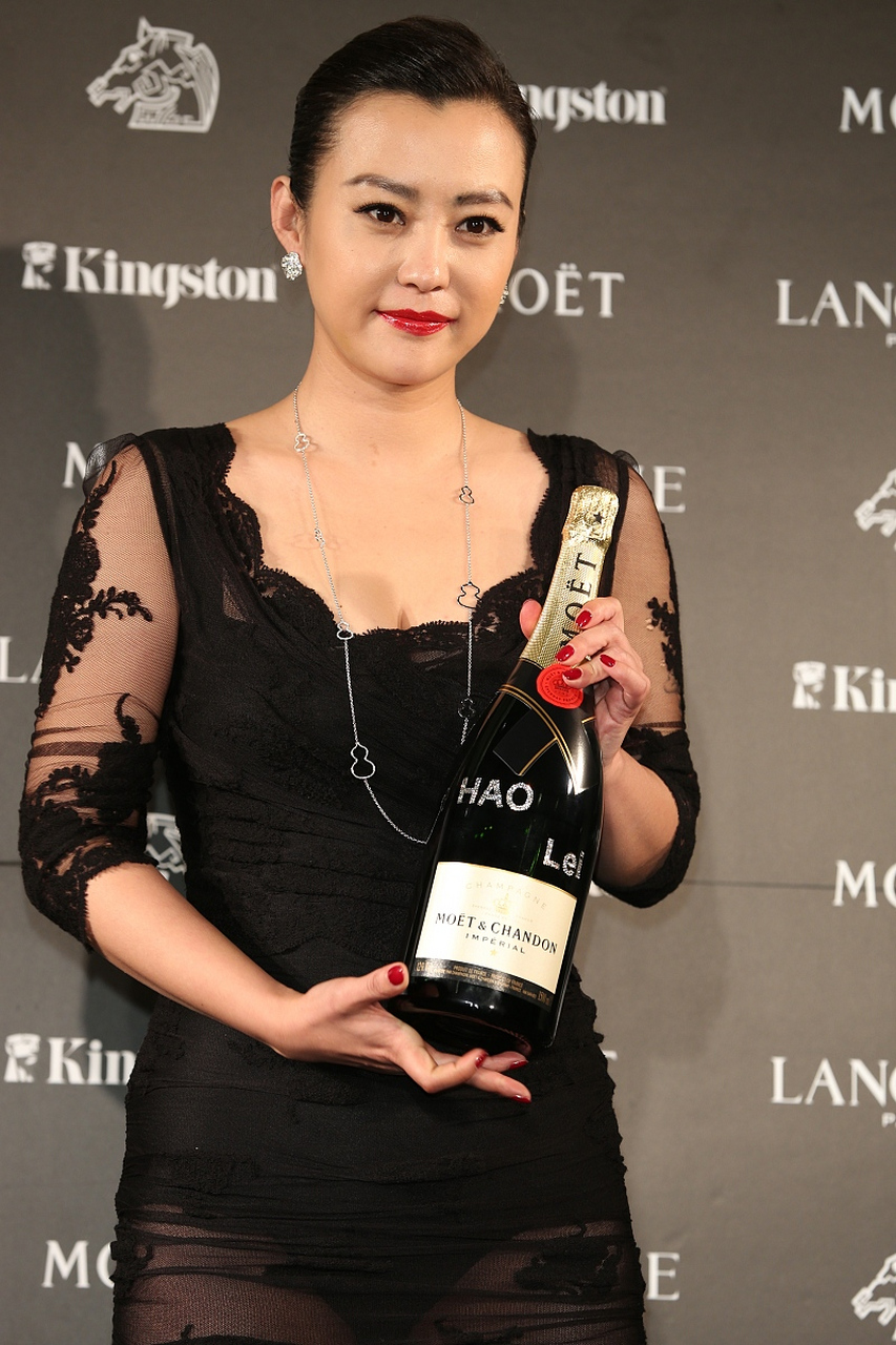 娱乐最前沿# #娱乐八卦最前线# #娱乐八卦#  郝蕾,1978年11月1日出生