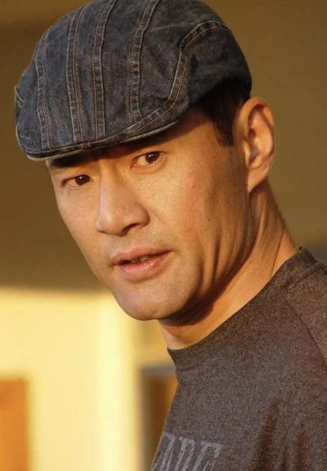 于荣光:一句话让父亲多活7年,一个"丑"老婆携手至今