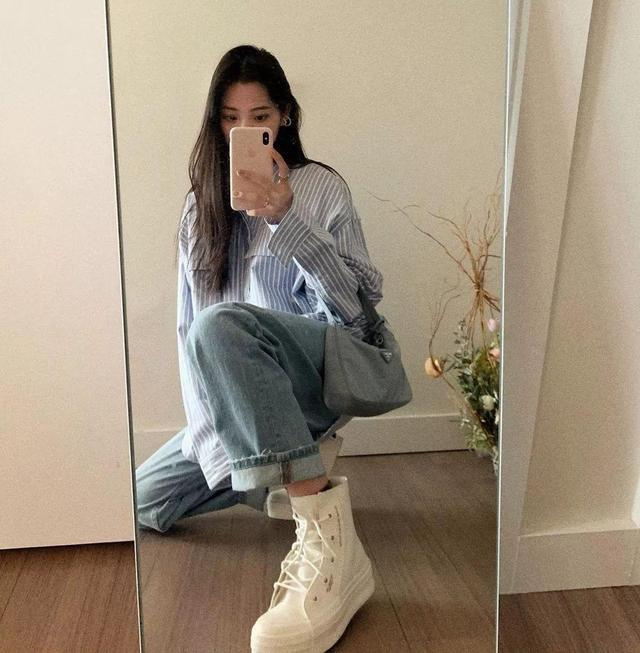 磕爆欧阳娜娜穿搭,匡威女孩都是直男斩?新一代穿衣模板深扒