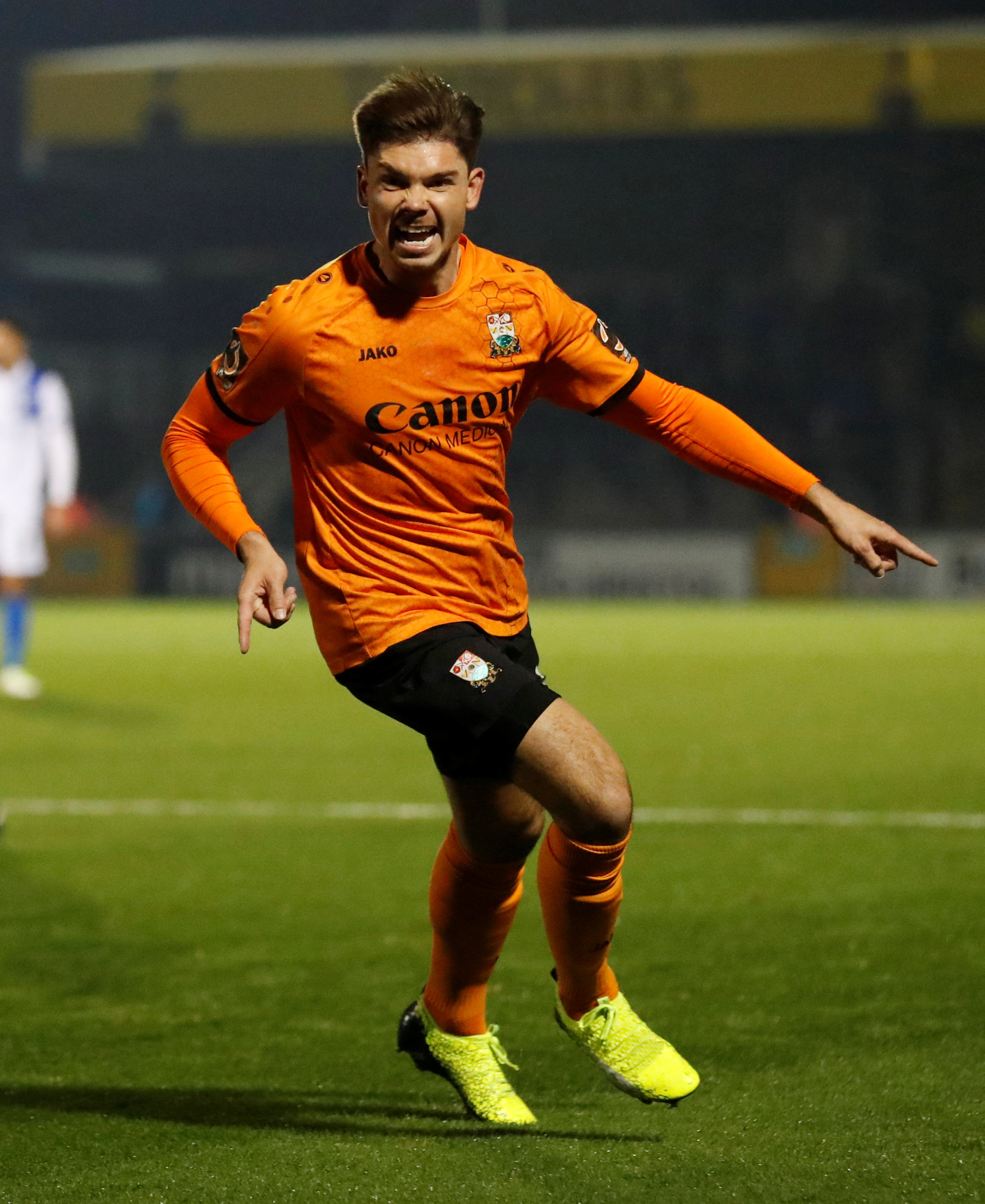 足球——英足总杯:巴尼特胜布里斯托尔流浪者