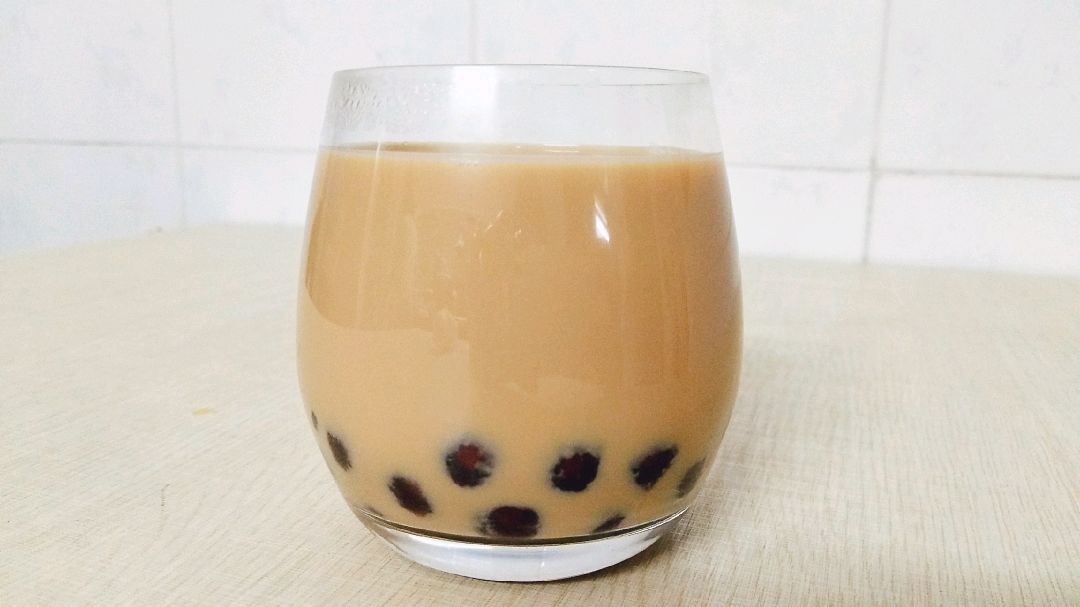 珍珠奶茶不用去外面排队买了,学会自己在家做,5块钱成本喝到饱
